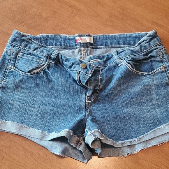 Women's jean shorts - Picture 1 of 2